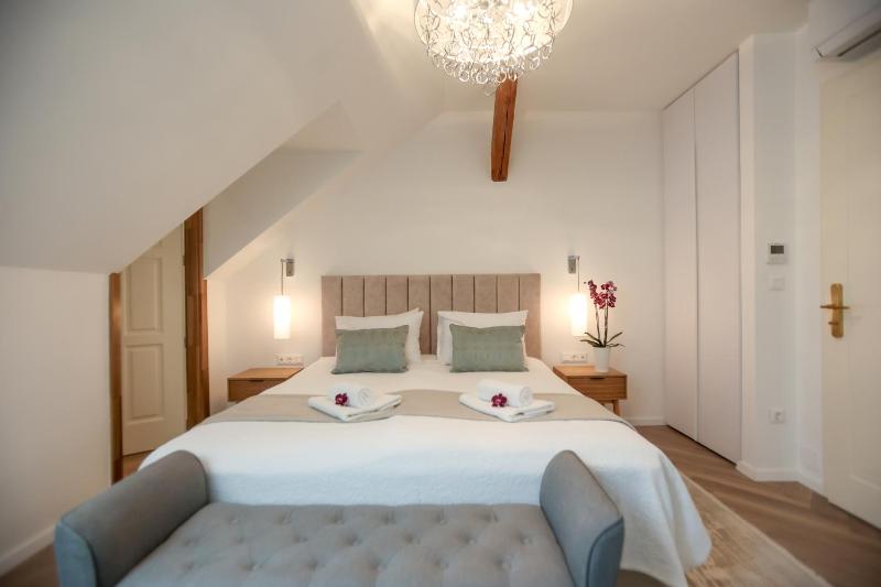 Deluxe Room image 1