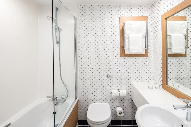 Standard Room image 4