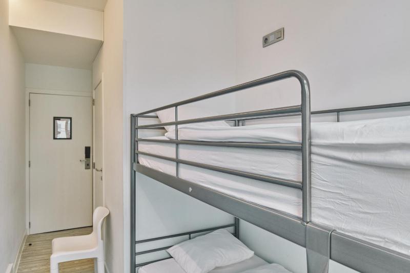 Twin Room with Private Bathroom image 3