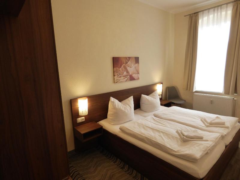 Studio Apartment image 1