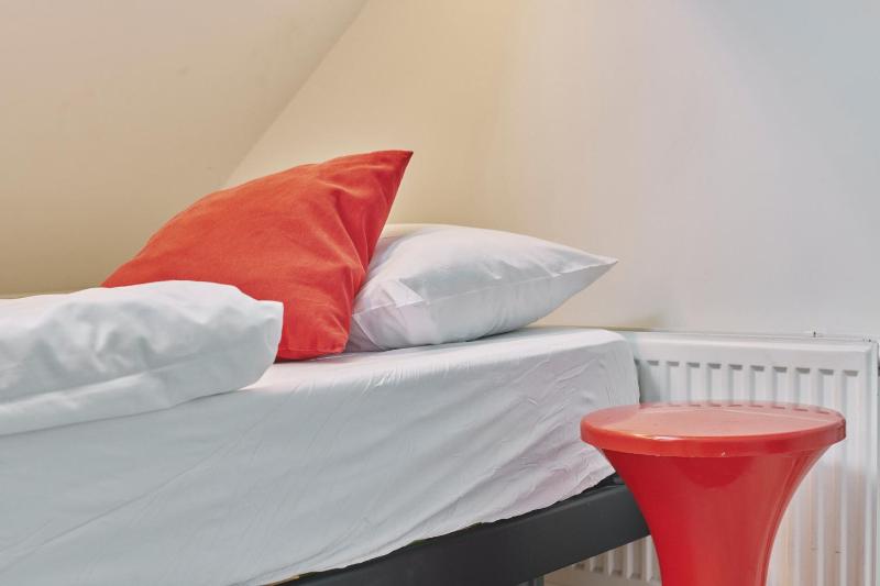 Triple Room with Private Bathroom image 3