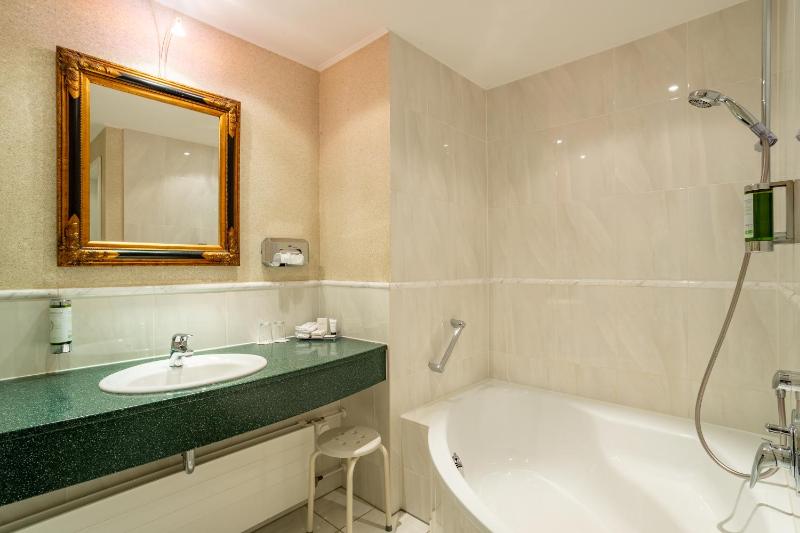 Junior Suite image 3