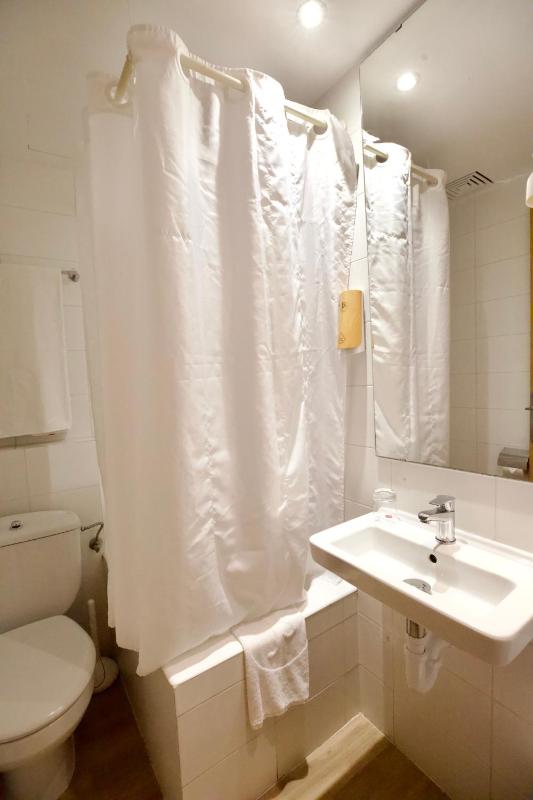 Single Room with Balcony image 3