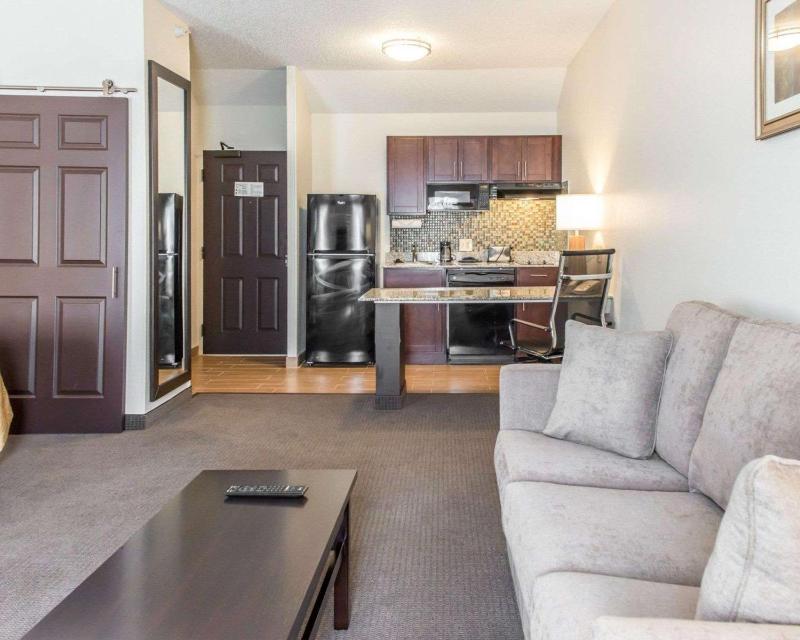 Mainstay Suites Pittsburgh Airport - image 19