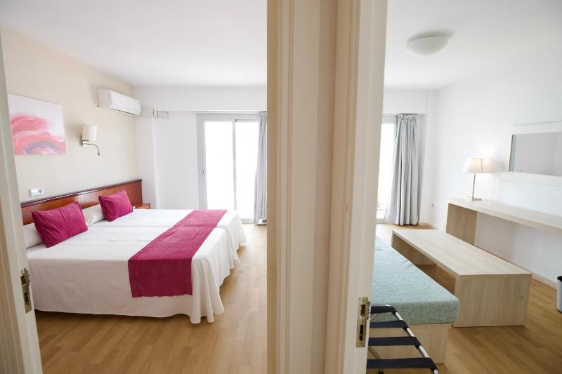 Double Room with Living Room and Balcony image 1