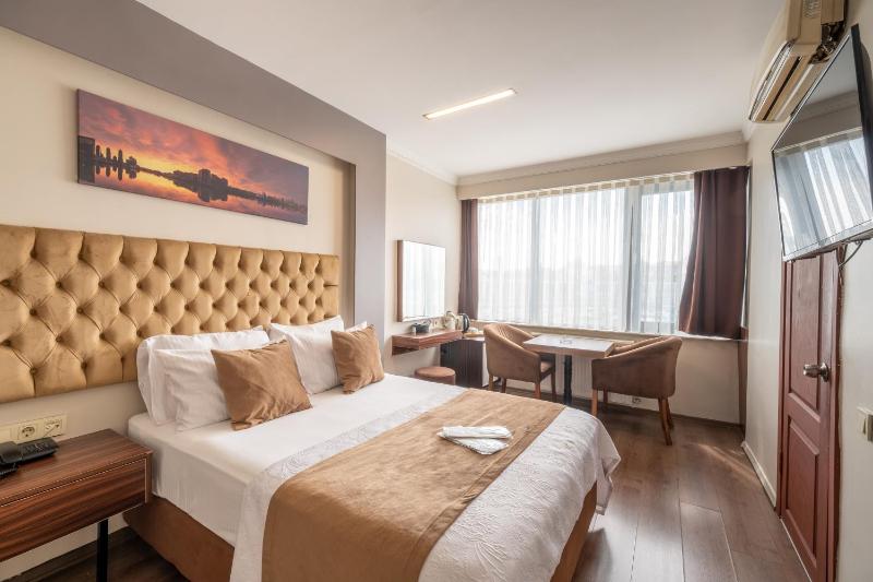 Standard Double Room image 2