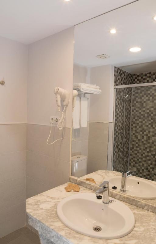 Single Room image 2