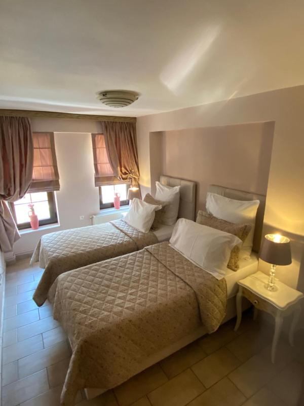 Two-Bedroom Townhouse image 4