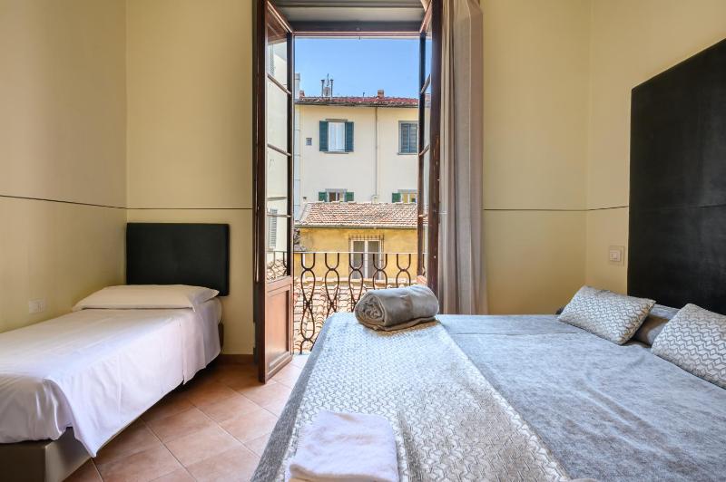 Standard Triple Room image 1