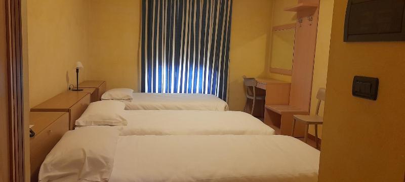 Triple Room image 3