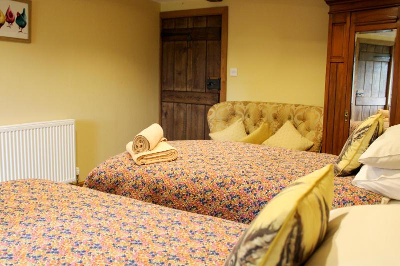 Double Room image 3