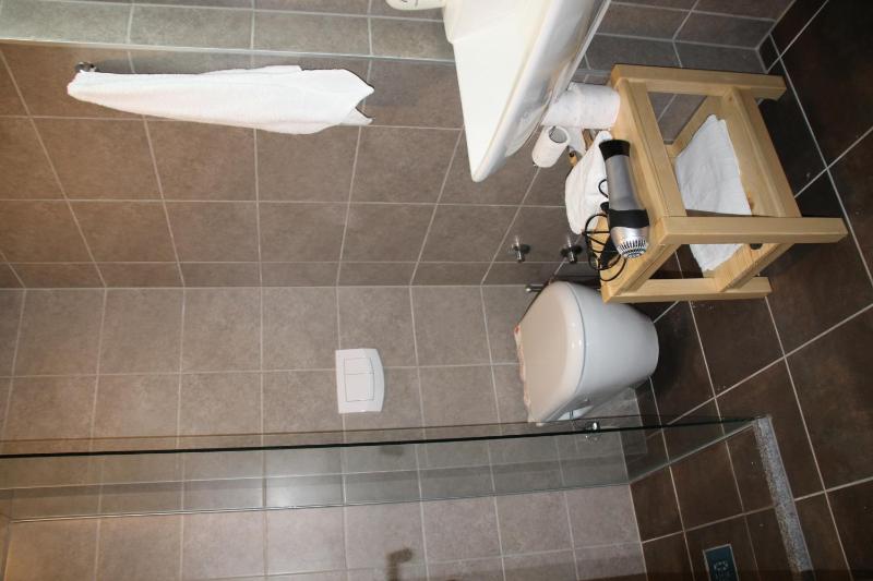 Double Room image 2
