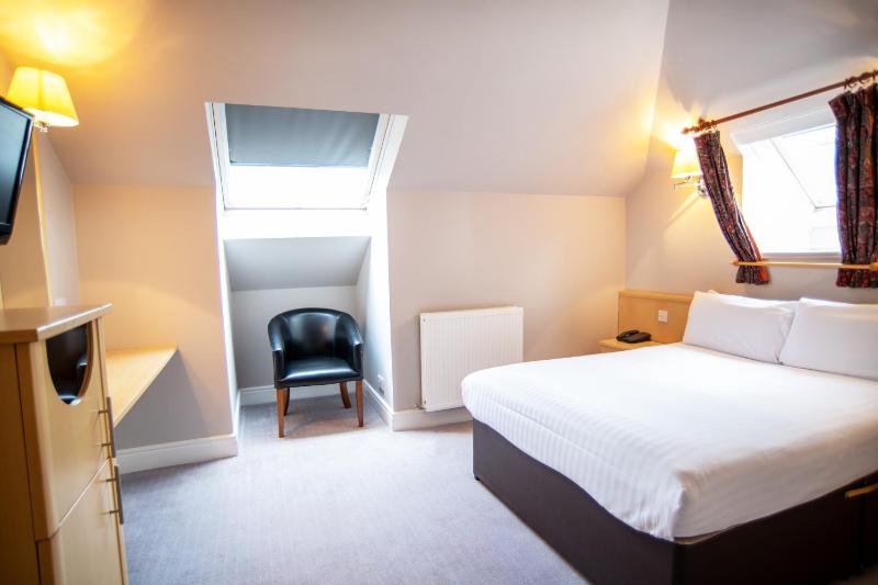 Double Room image 2