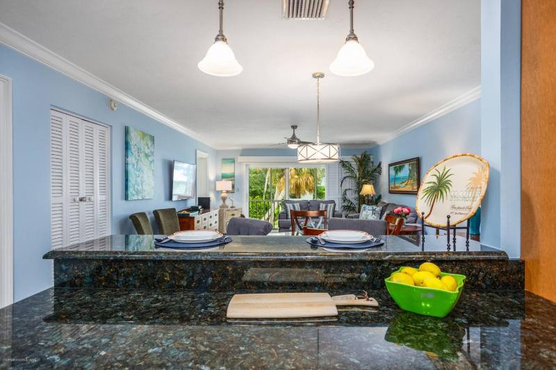 Kingston Arms 2nd Fl Walk to Beach & St. Armands Circle - image 38