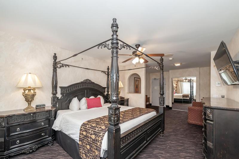 King Presidential Room, Non-Smoking image 1