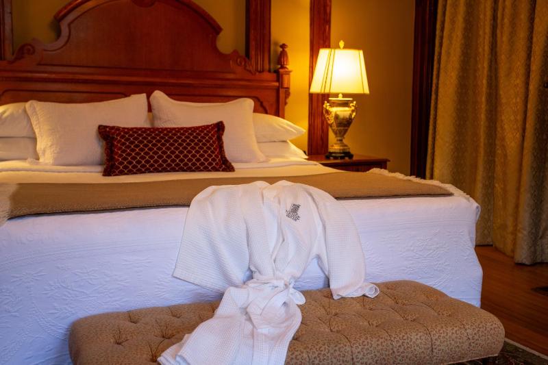 Kehoe House Historic Inns of Savannah Collection - image 33