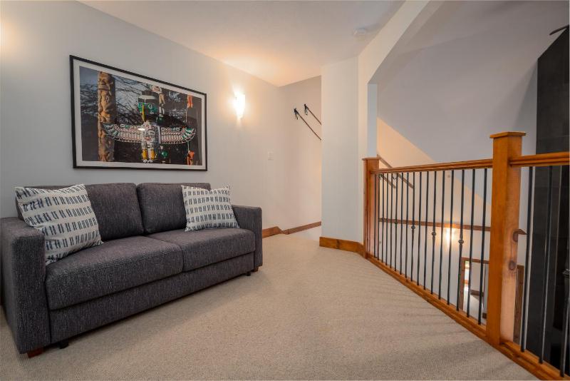 3BR in Snowberry King Bed Wood Burning Fireplace Large Kitchen Near Gondola - image 4