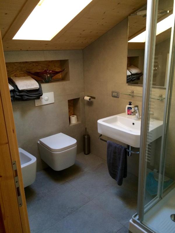 Deluxe Triple Room image 3
