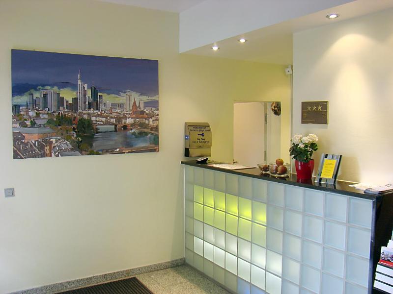 Senator Hotel - image 3