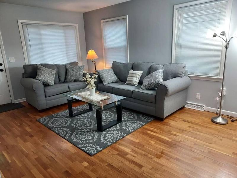 Three-Bedroom House image 1