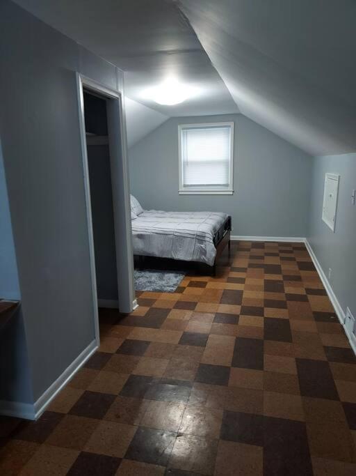 Three-Bedroom House image 3