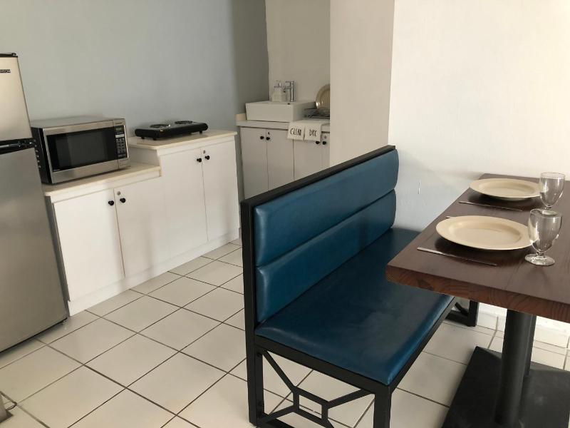 One-Bedroom Apartment image 2