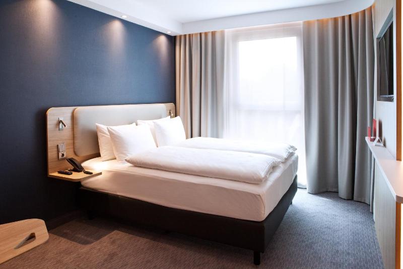 Standard Room image 2