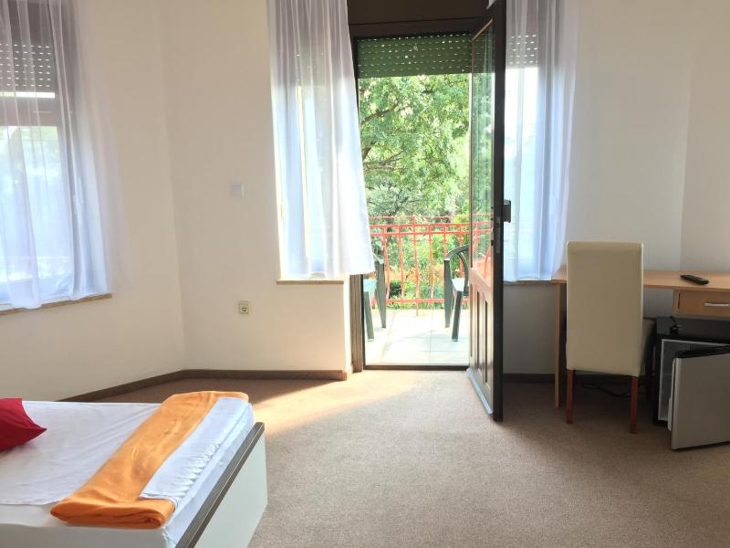 Triple Room with Sea View image 1