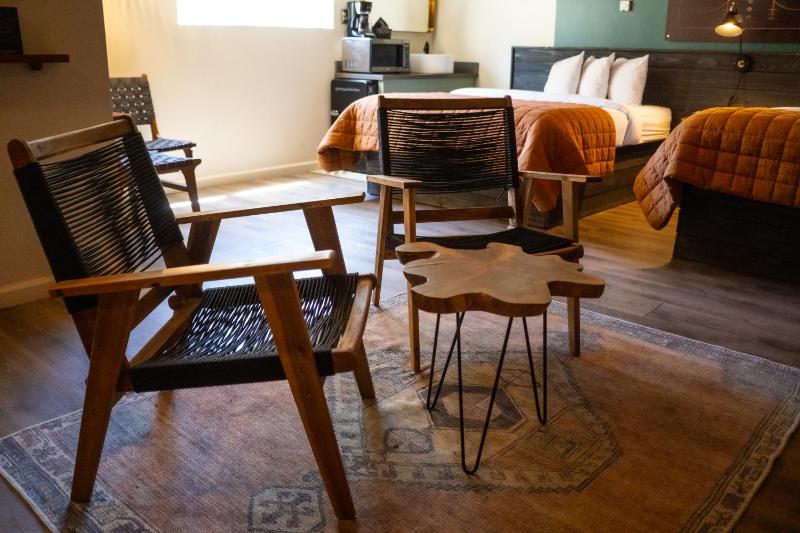 Sessions Retreat & Hotel - image 17
