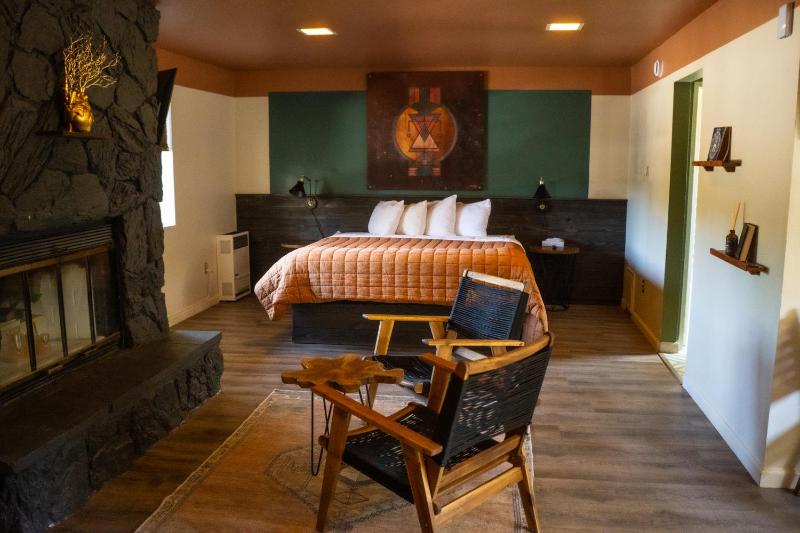 Sessions Retreat & Hotel - image 49