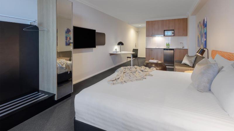 Oaks Perth Hotel - image 9