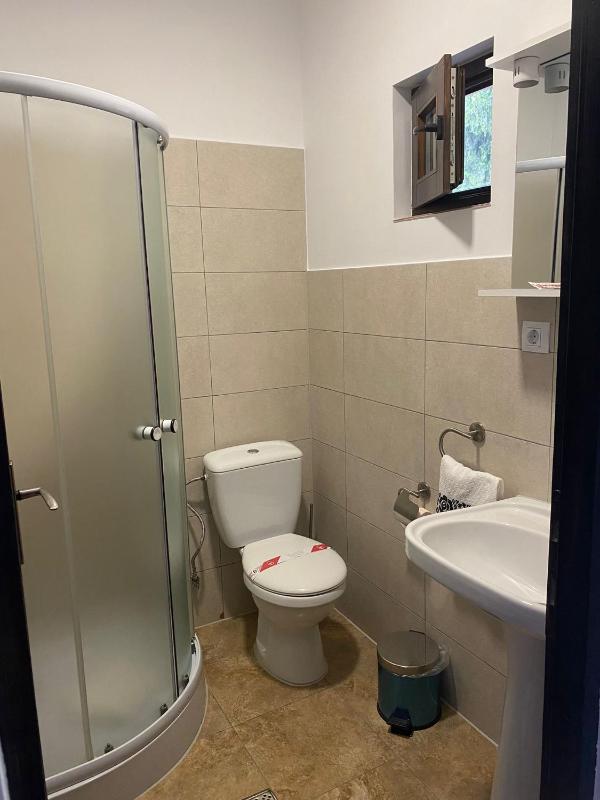 Standard Twin Room with Mountain View image 2