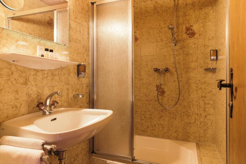 Double Room Schweikert image 3