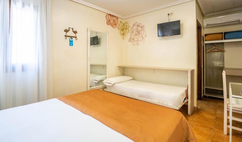 Double with Extra Bed image 4