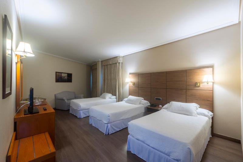 Double Room with Extra Bed (2 Adults + 1 Child) image 2