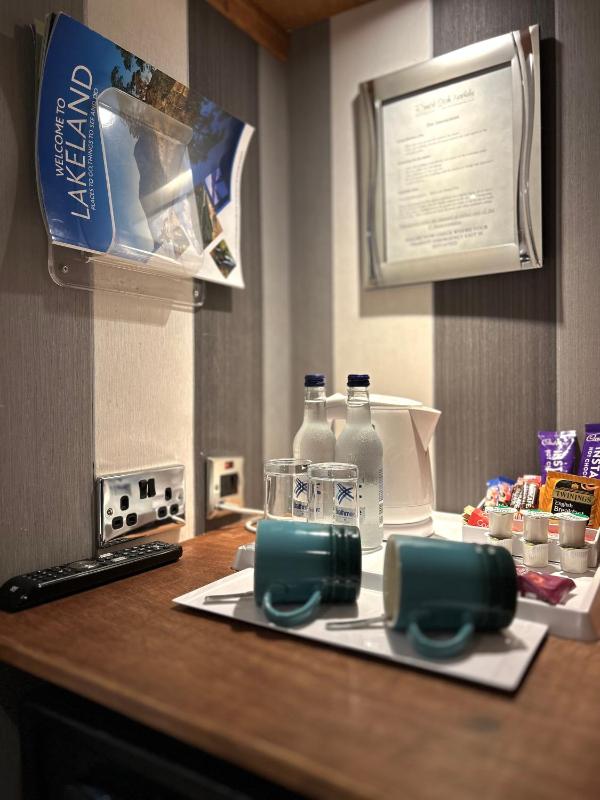 Queen Room with Garden View image 4