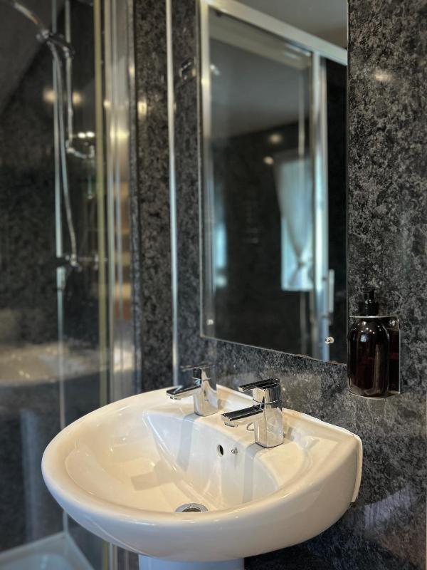 Two-Bedroom Townhouse image 3