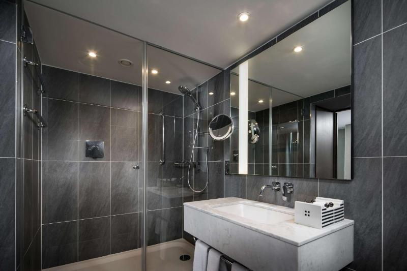 Twin Executive Room image 4