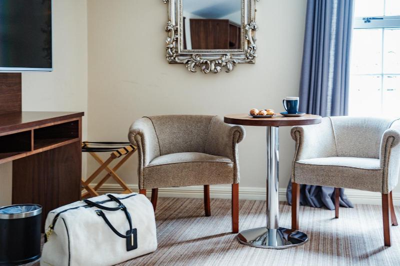 Double Room image 3