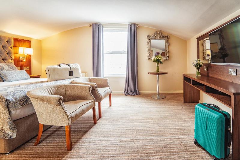 Double Room image 4