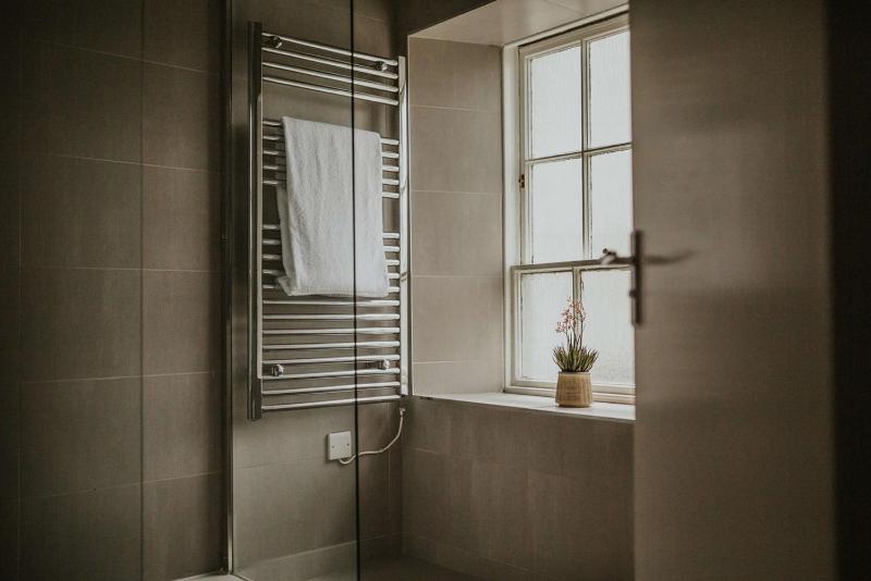 Standard Twin Room image 1