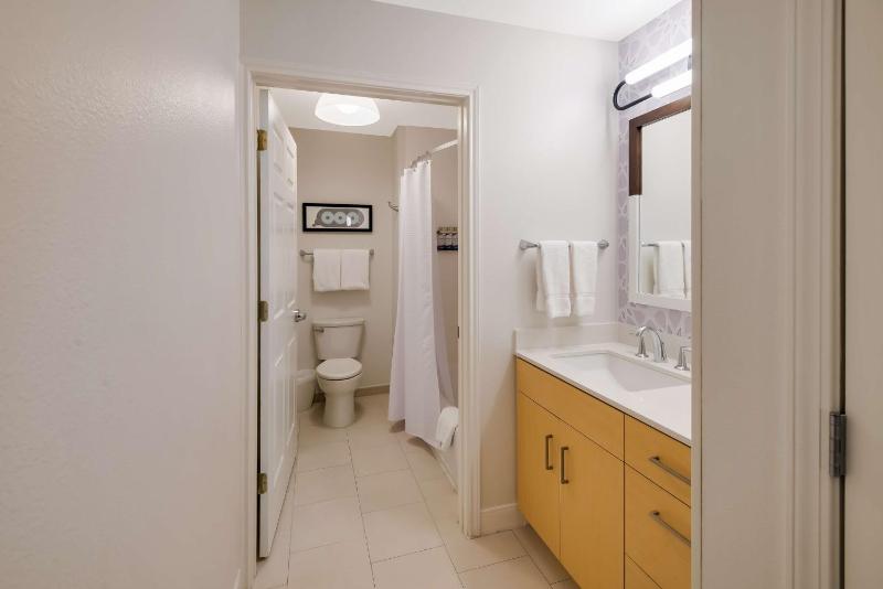Two-Bedroom Suite with King and Two Queens image 2