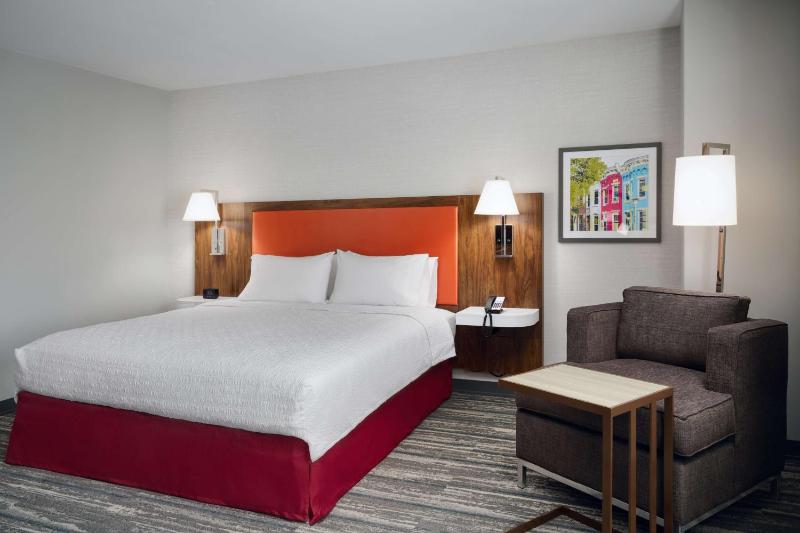 King Room with Bath Tub - Mobility Access image 1