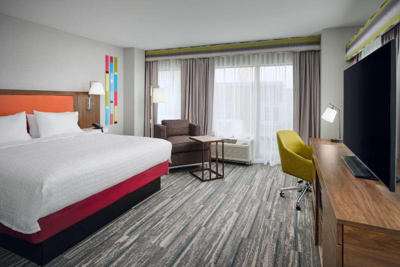 Corner King Room image 1