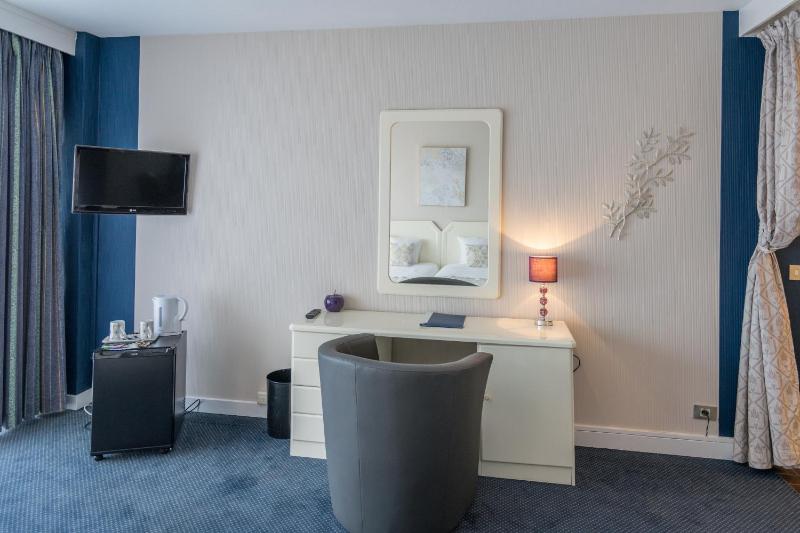 Classic Double Room image 2