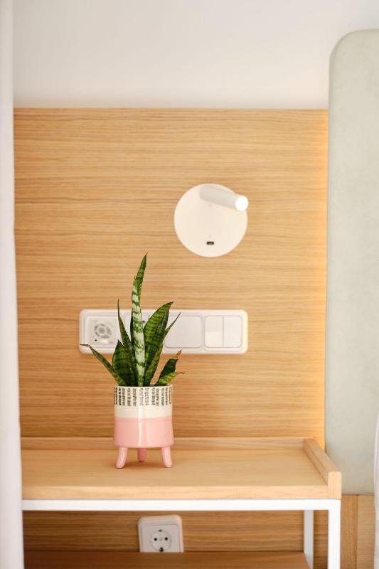 Twin Room with Sea View image 4