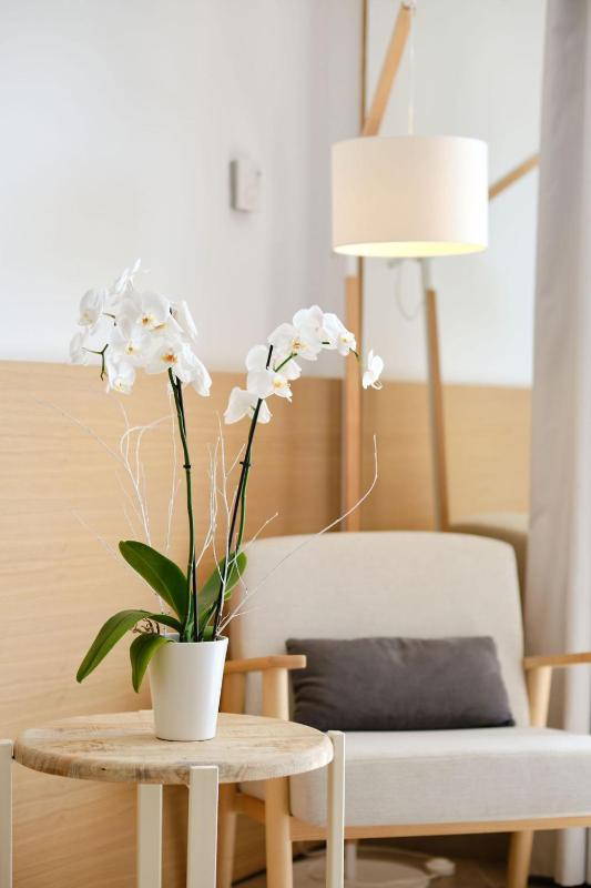 Twin Room with Sea View image 3