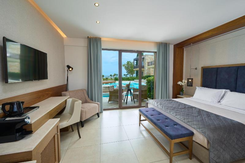 Double Executive Pool Front (Adults Only) image 1