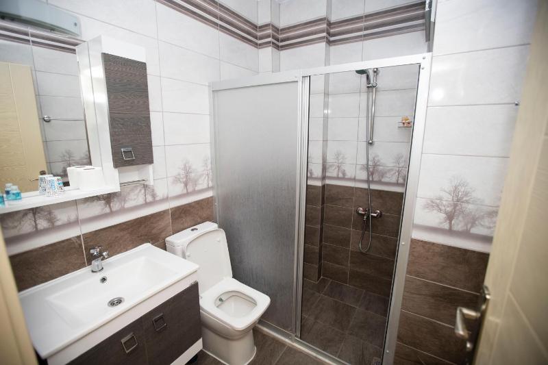 Large Double Room image 2