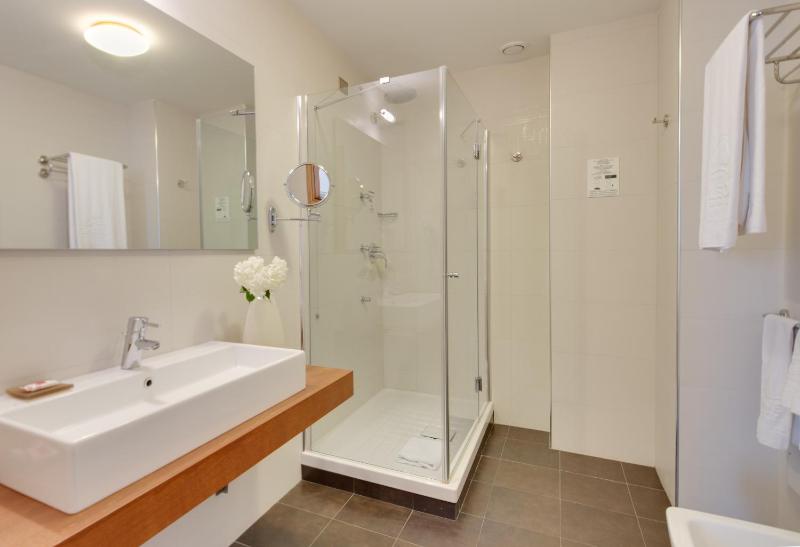 Junior King Suite image 2